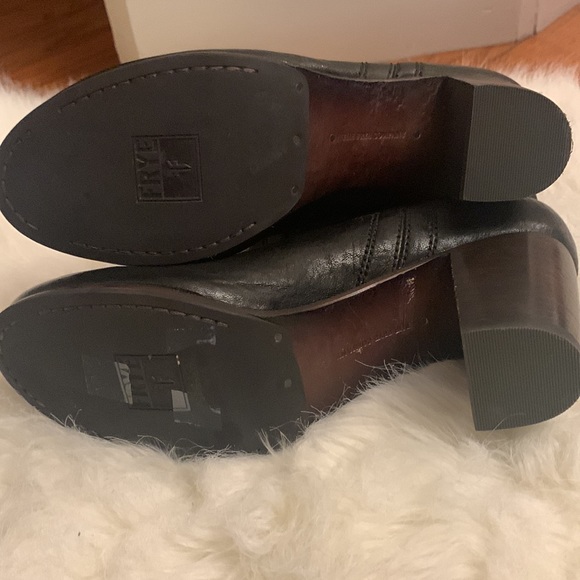 Frye black leather boots size 8 very gently used - Picture 6 of 16